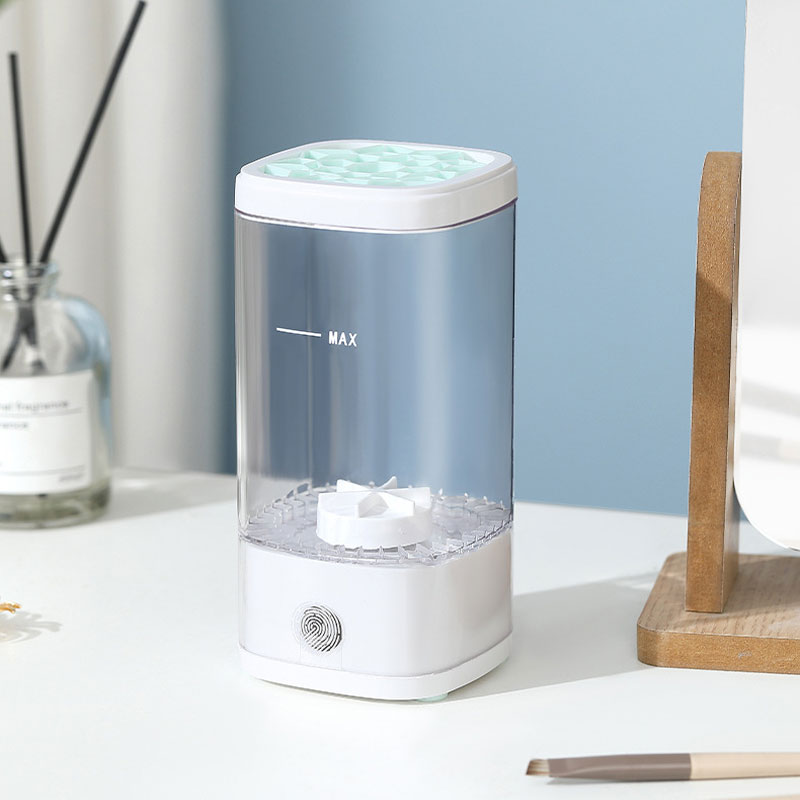 đFullstĂ€ndigt automatisk rengöringsmedel för sminkborstarđ