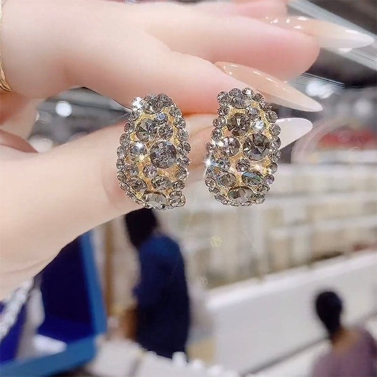 đĂrhĂ€ngen med syntetiska diamanterđ