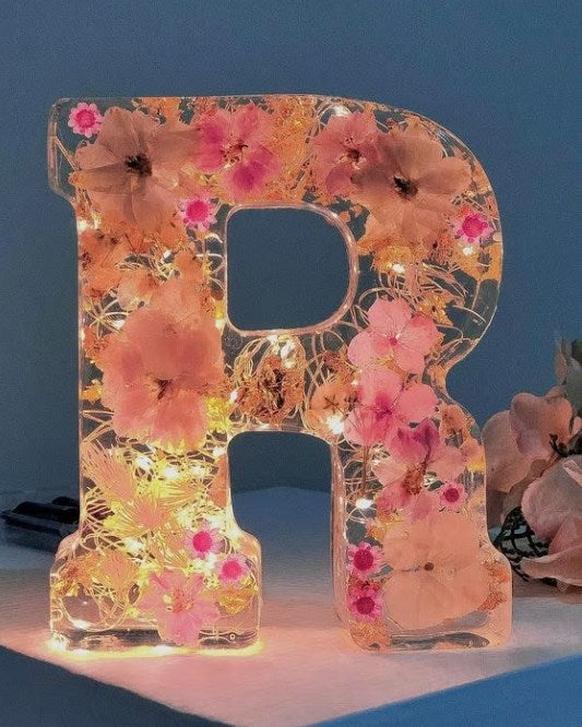 🌸 Blommig nattlampa i harts