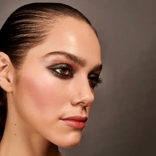 🔥Köp en, få en gratis🌟 【24 timmars långvarig färgfixering】1440 minuters smetfri eyeliner | Precisionsapplicering, håller hela dagen, smetfast sminkset🌟