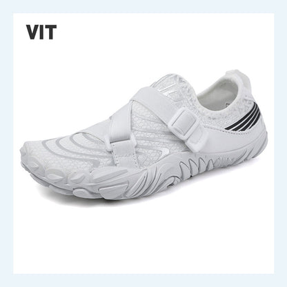 Män och kvinnors strand simning utomhus vandring och bergsklättring cykelskor