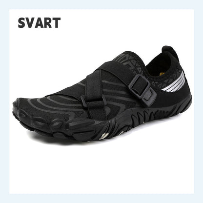 Män och kvinnors strand simning utomhus vandring och bergsklättring cykelskor