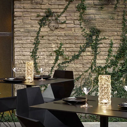 Led-lampa med kristallros som byter färg