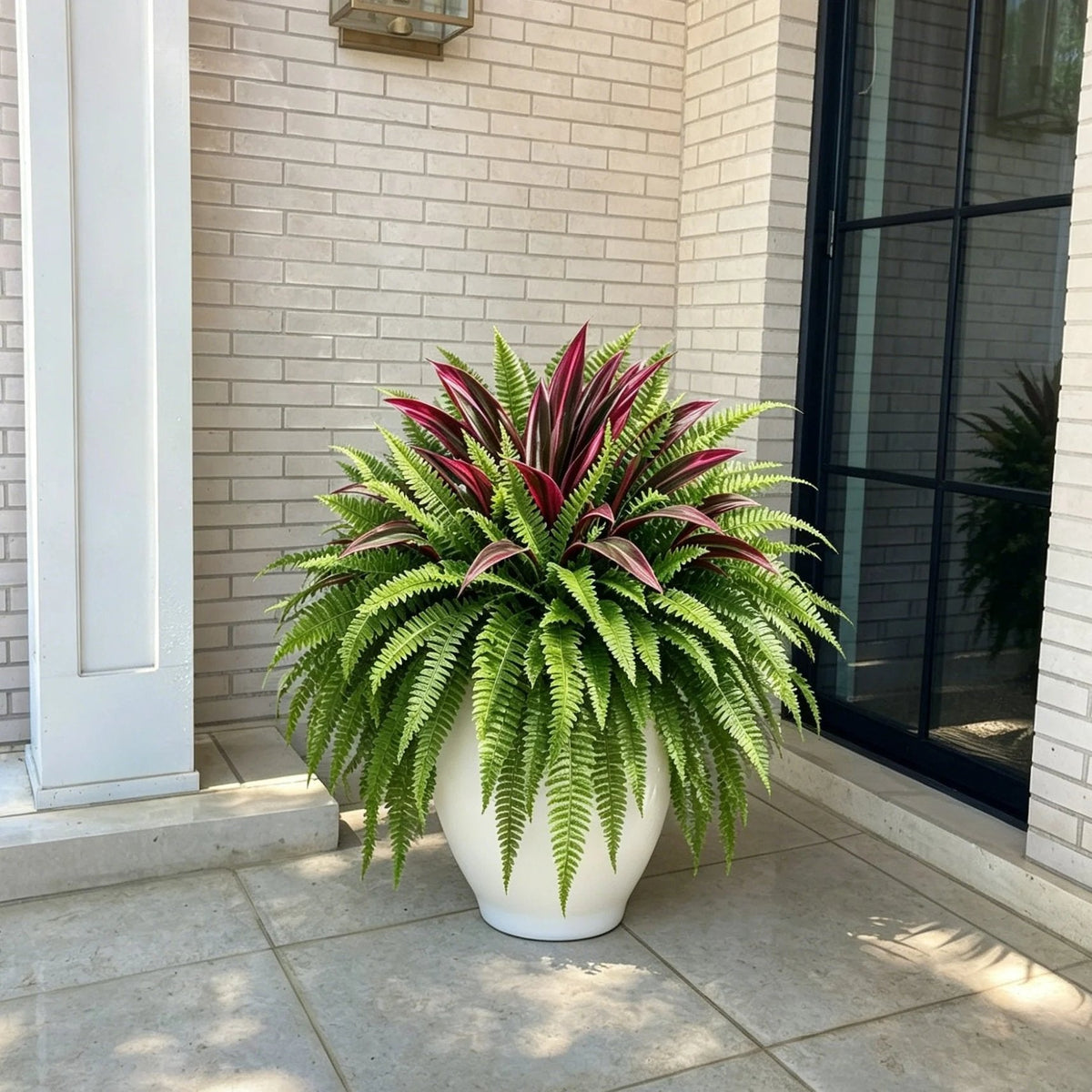 🌿 UV-resistant artificial ferns & red dragon trees – Full, lush, and colorfast!