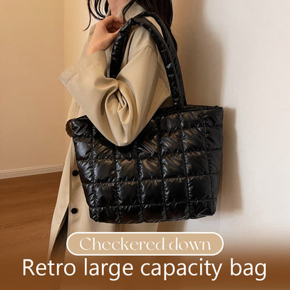 Axelväska I Rutig Dun Med Stor Kapacitet