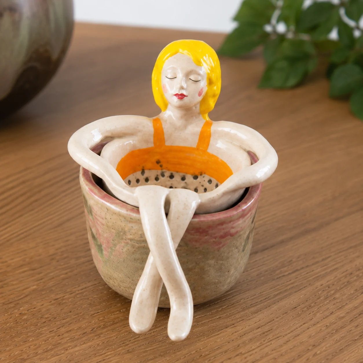 🍵Whimsical Sitting Lady Ceramic Tea Strainer Collection