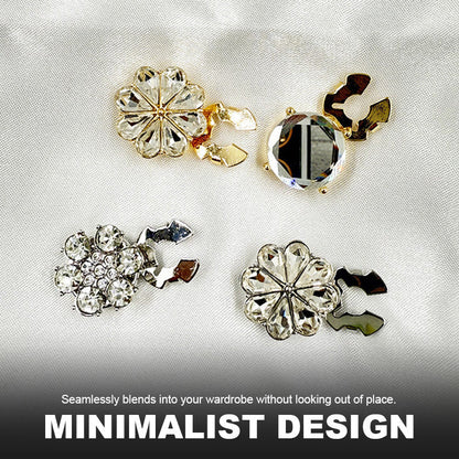 Blommiga diamantknappar på ärmarna