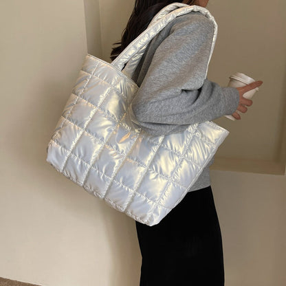 Axelväska I Rutig Dun Med Stor Kapacitet