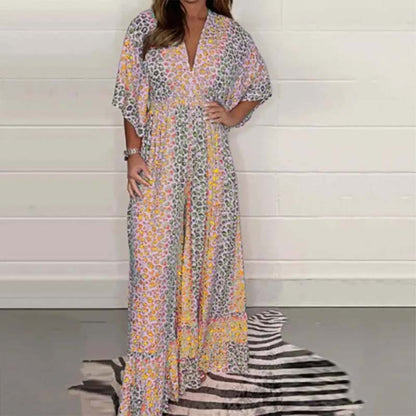 Sommarmönstrad V-ringad jumpsuit med vida ben