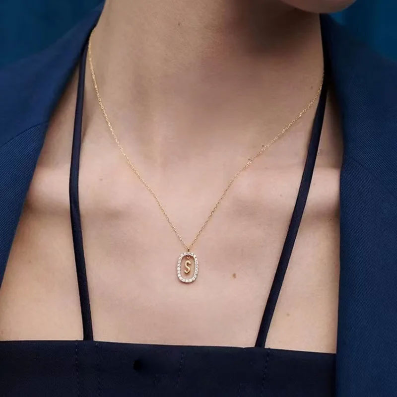 High-End Bokstavshalsband