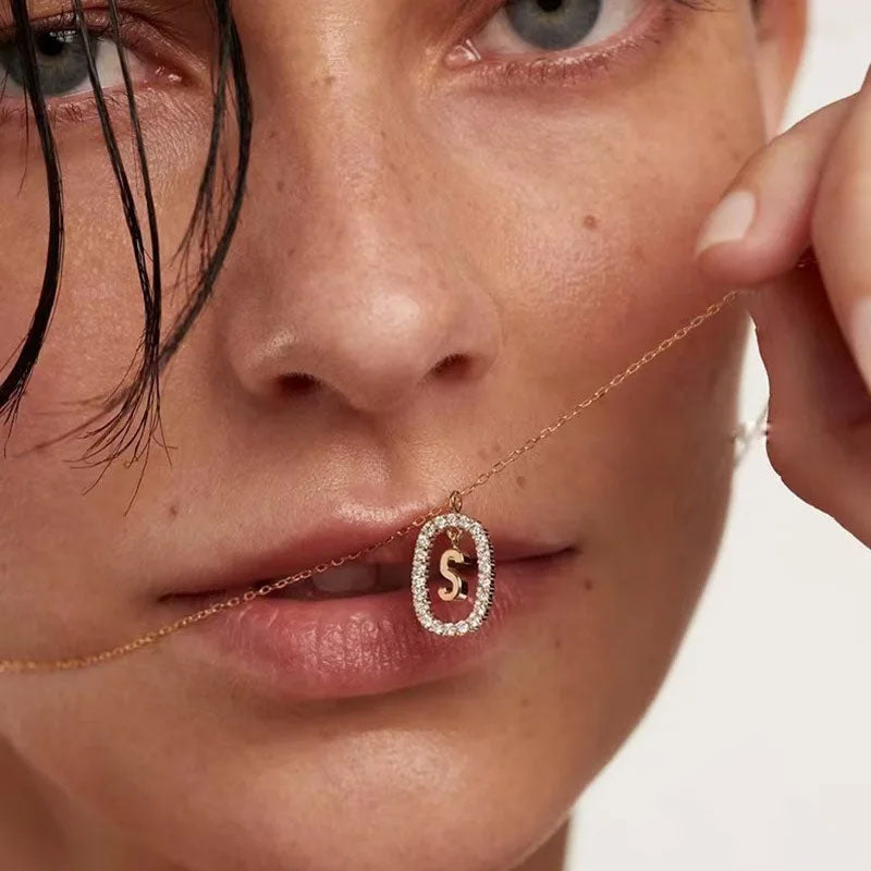 High-End Bokstavshalsband