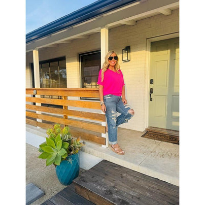 Löst sittande V-ringad t-shirt för kvinnor med flerfärgad passform