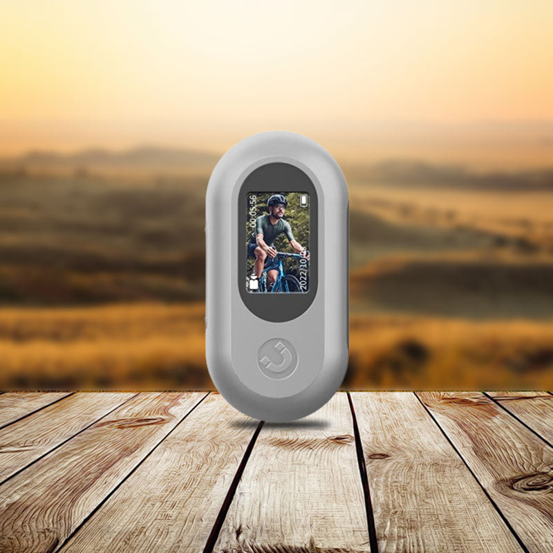 Actionkamera med lång batteritid och tummanövrering