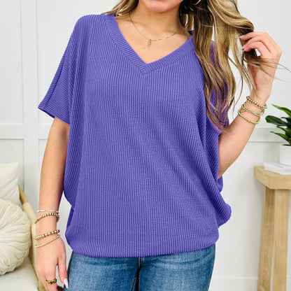 Löst sittande V-ringad t-shirt för kvinnor med flerfärgad passform
