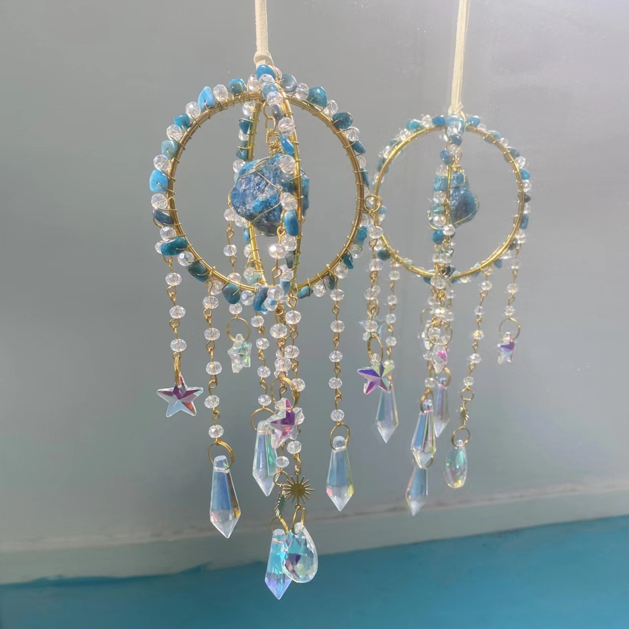 Rund naturlig solfångare i kristall/Round Natural Crystal Suncatcher