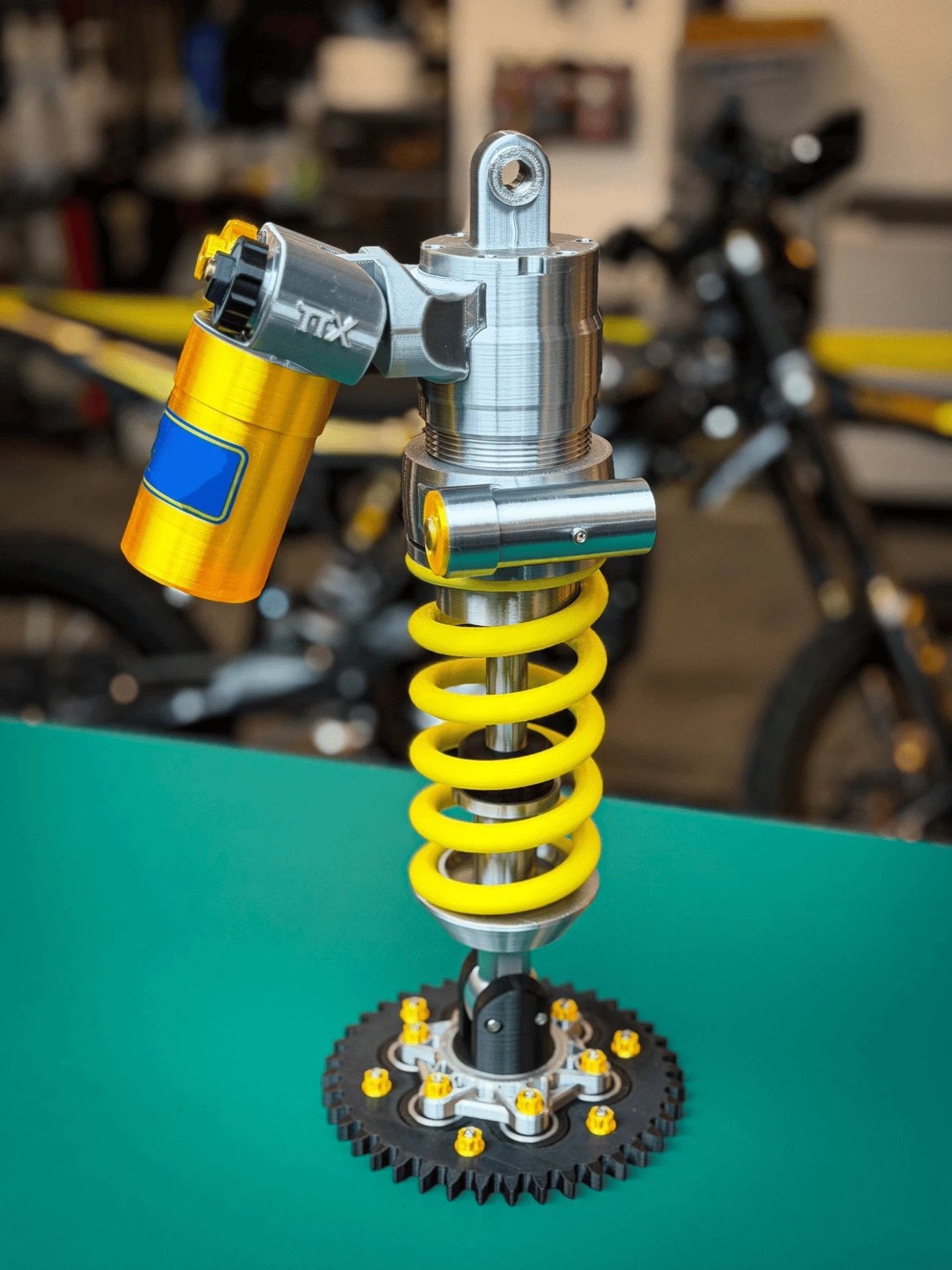 🔥Inspired Suspension Shock Absorber Lamp - Adjustable LED Light for Gamers & Car Enthusiasts(⏰Free Shipping)