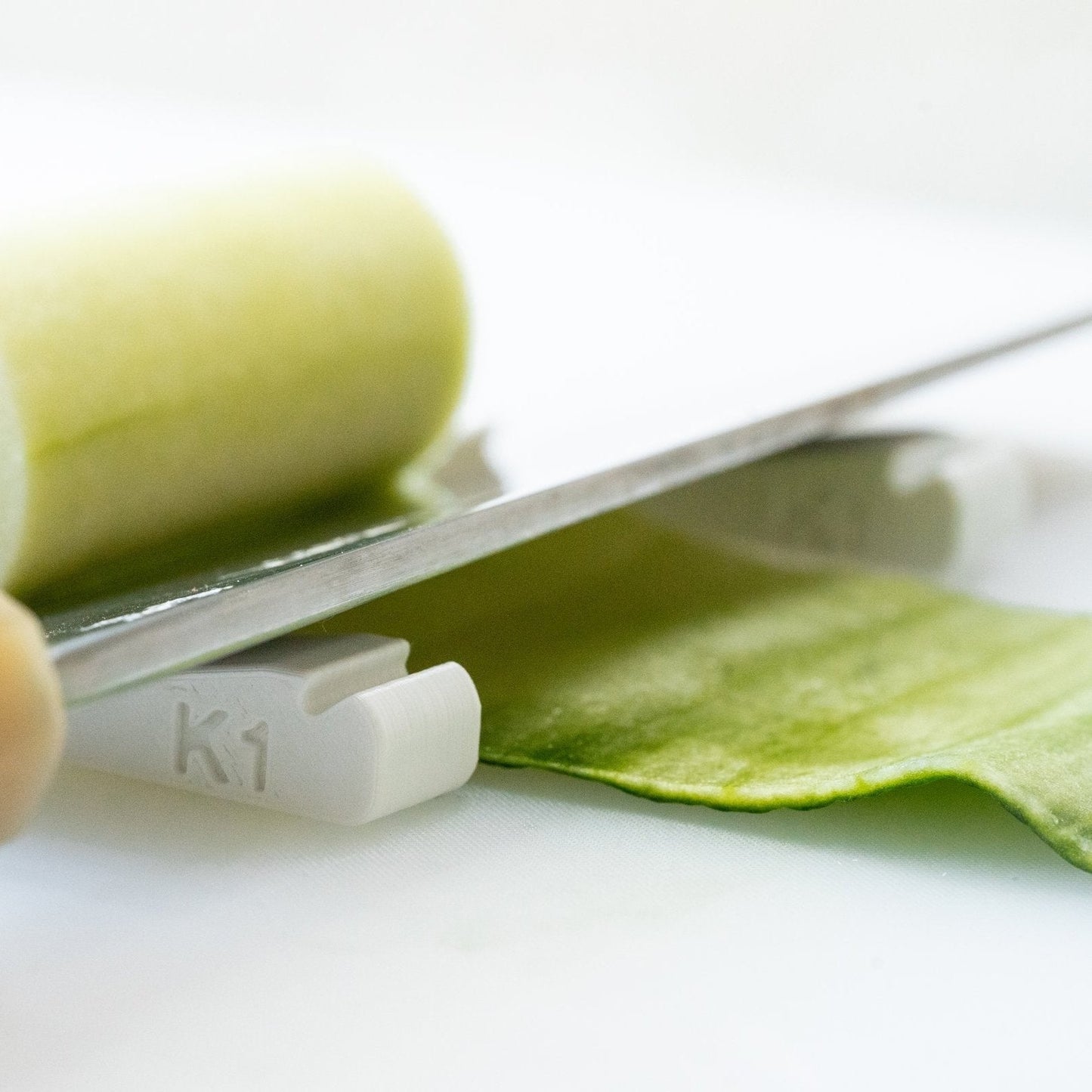 Ultratunt snittningshjälpmedel