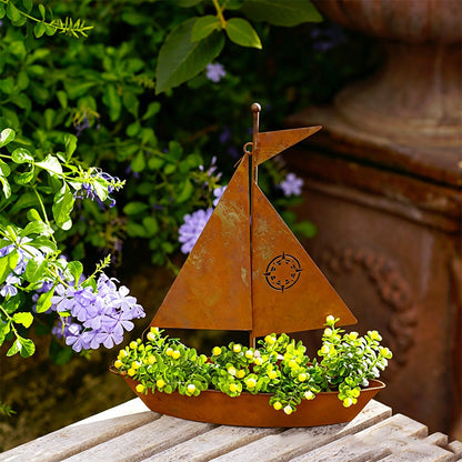 ⛵🌱 Rustic Sailboat Metal Planter – Handcrafted, weather-resistant & perfect for succulents, herbs or flowers – charming garden or shelf decor 🏡