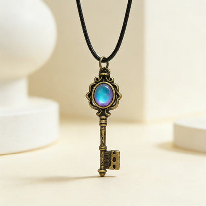 🗝️ Heart Guardian Witch Key Necklace – Set with Moonstone🌙