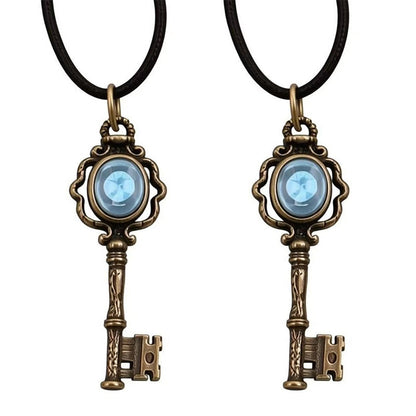 🗝️ Heart Guardian Witch Key Necklace – Set with Moonstone🌙