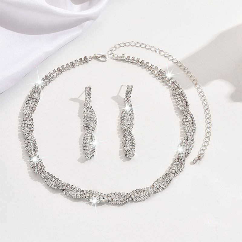 ✨ Sparkling Rhinestone Claw Chain Necklace & Earrings Set 💎