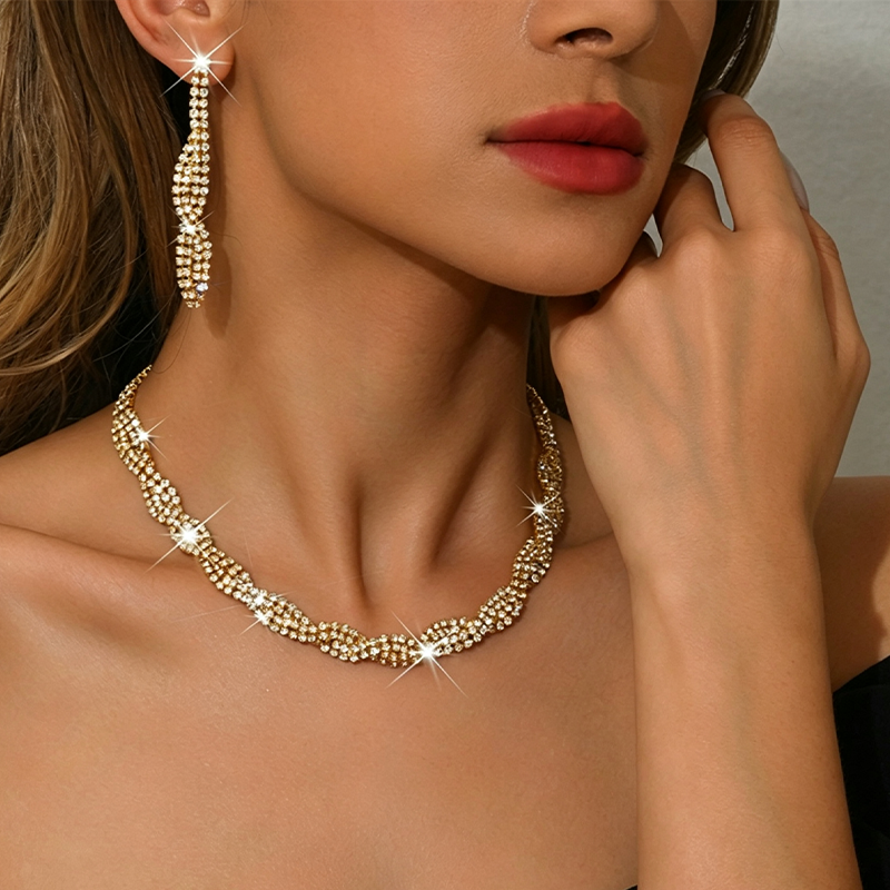 ✨ Sparkling Rhinestone Claw Chain Necklace & Earrings Set 💎